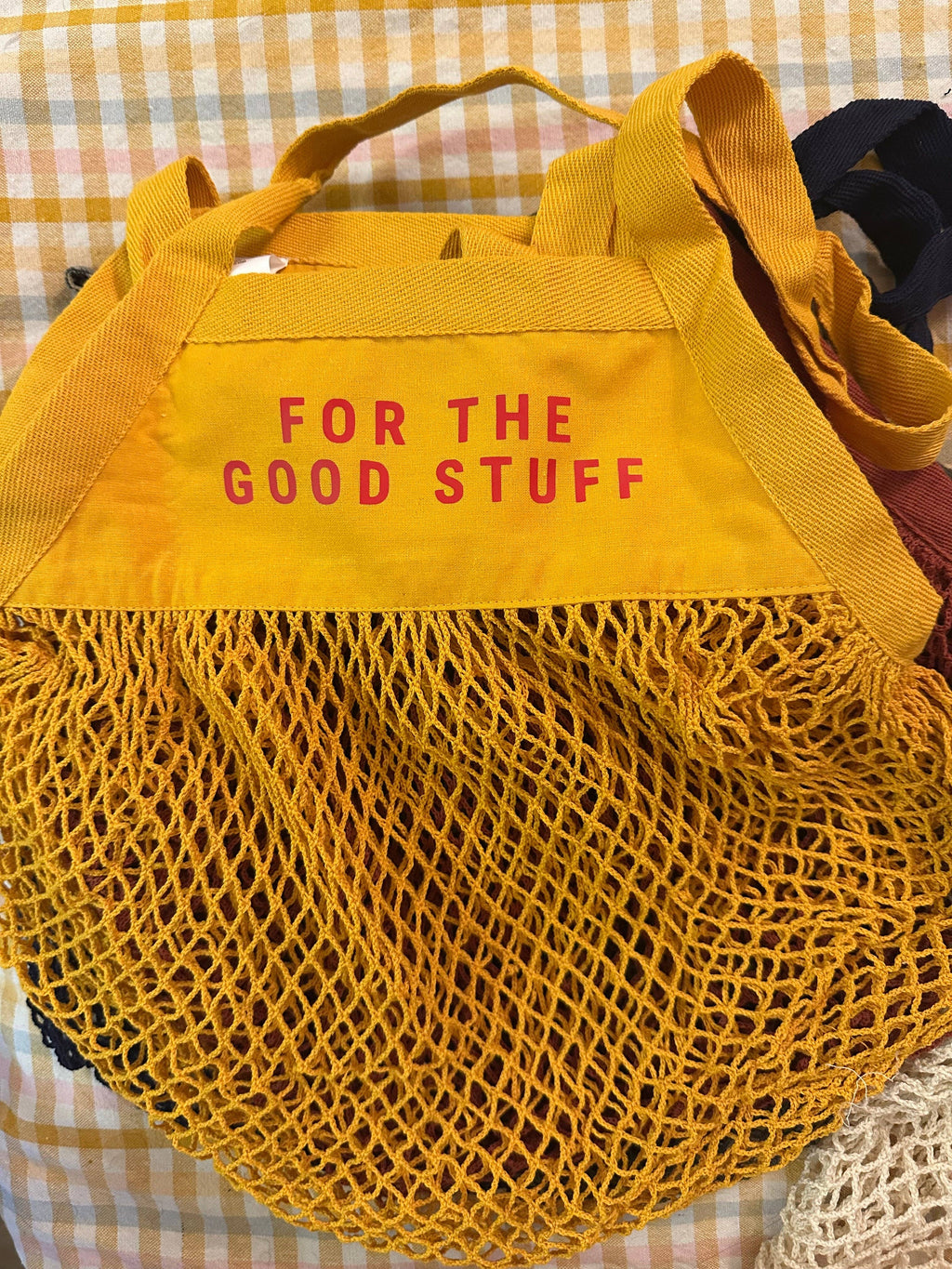 Mesh Grocery Shopper: Yellow- red text for the good stuff / Regular
