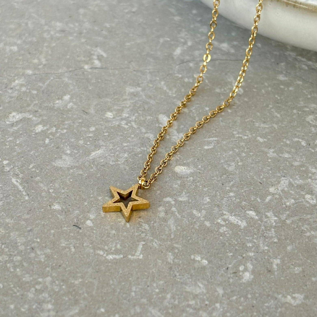 Tarnish Resistant Shimmer Star Necklace: Gold