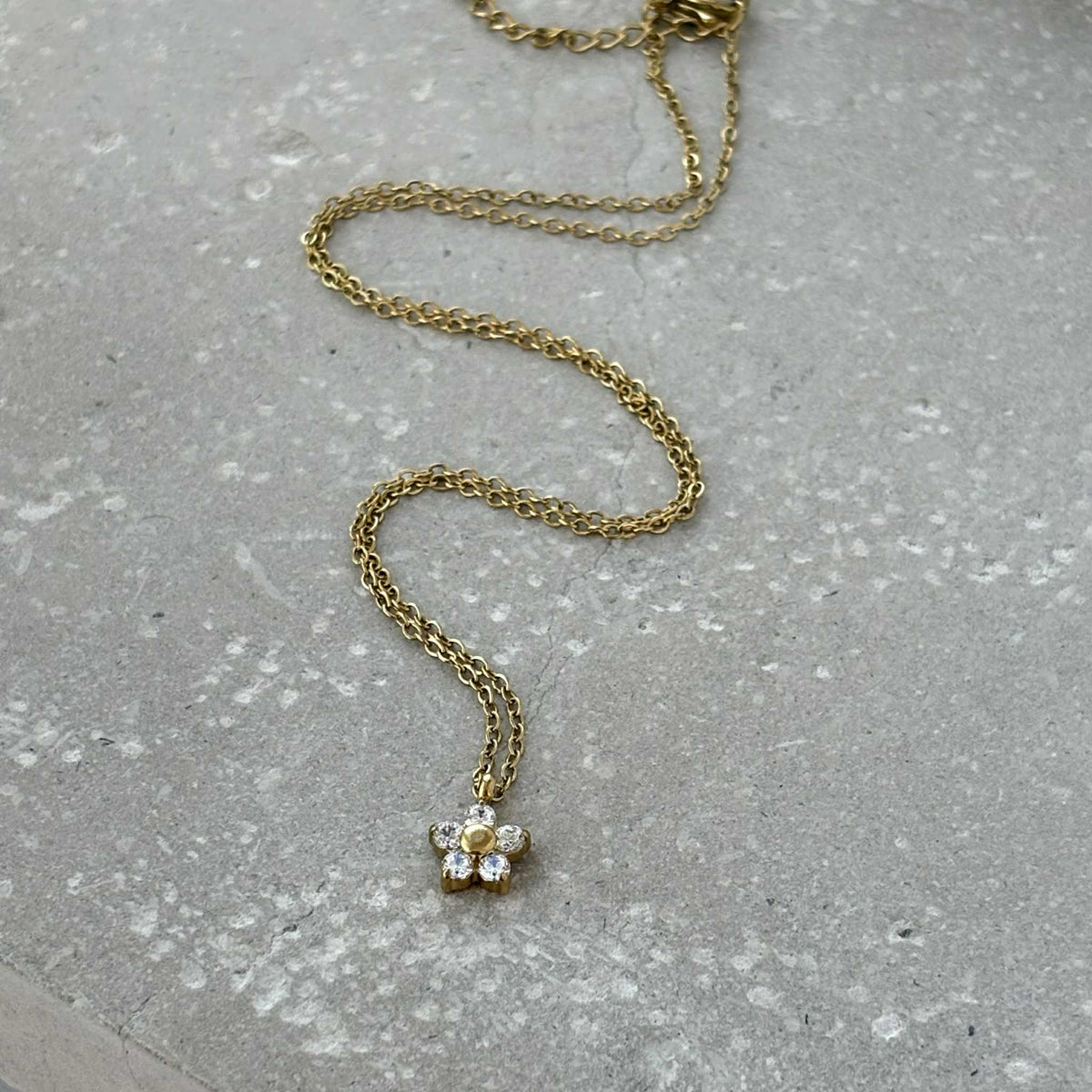 Tarnish Resistant Zirconia Flower Necklace: White