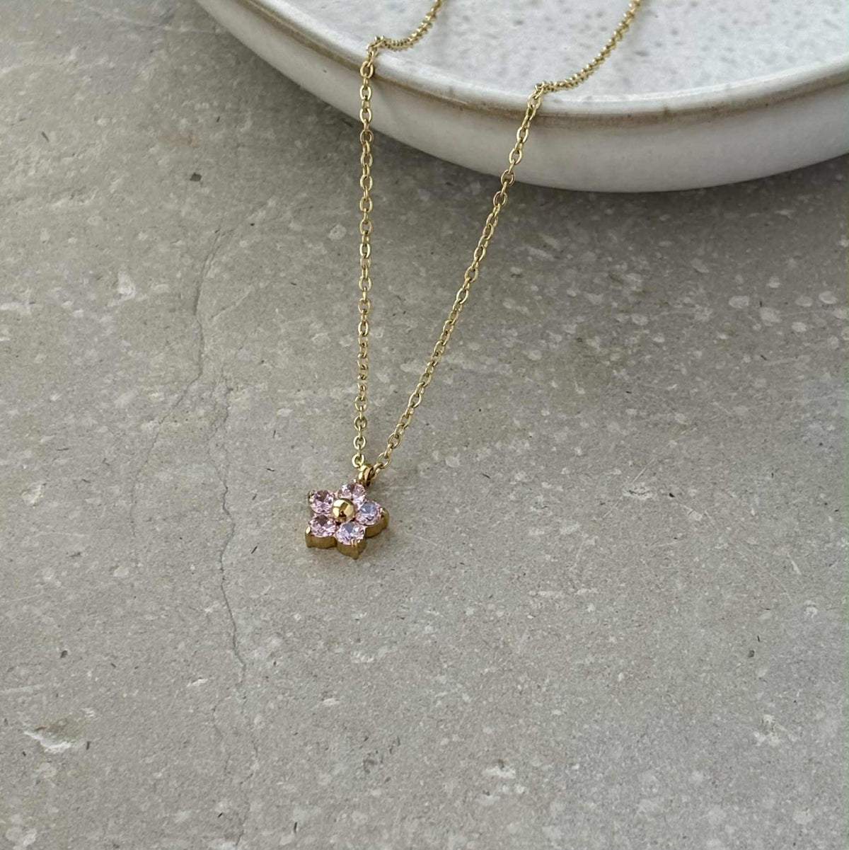Tarnish Resistant Zirconia Flower Necklace: White